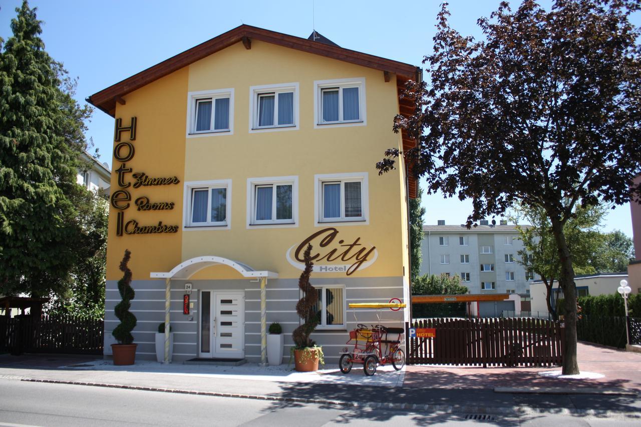 City Hotel Neunkirchen Exterior foto